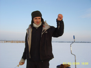 Зимняя рыбалка на безмотылку плотва окунь - В чем разница, плюсы и минусы